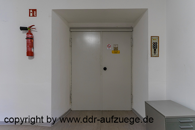 Schachttür